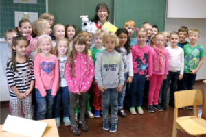 Das kleine Zebra auf dem Schulweg