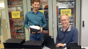 Laptops und iPads für die Holstenschule