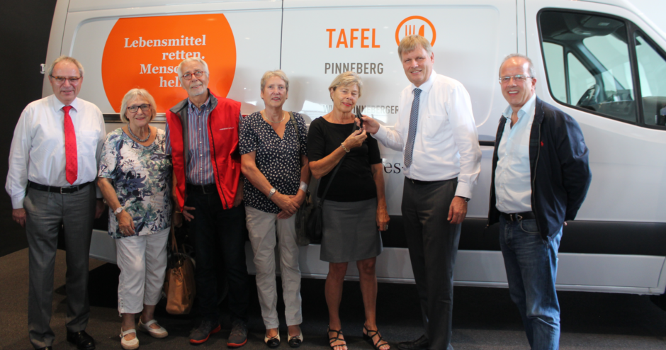 Neuer Transporter für die Pinneberger Tafel
