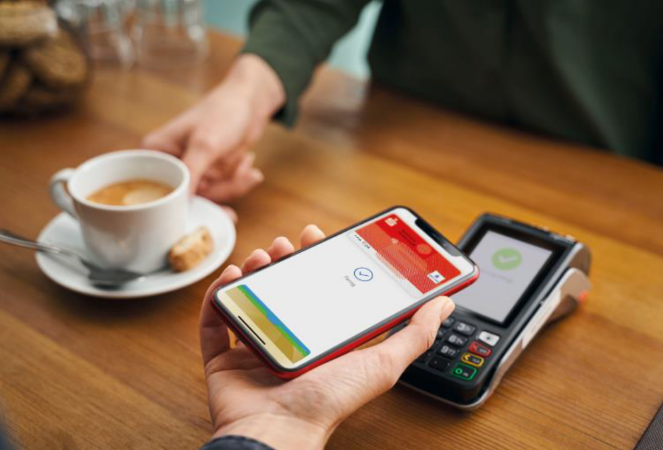 Apple Pay mit der girocard startet bei der Sparkasse Südholstein