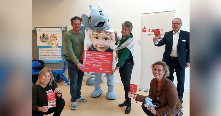 Hilfe, die ankommt! Für die Kinder in unserer Region KinderaugenBLICKE: Gemeinsame Spendenaktion der Stiftung der Sparkasse Südholstein mit dem Kinderschutzbund