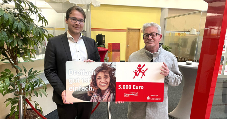 Sparkassenkunde aus Pinneberg gewinnt 5000 Euro – Dreifach gut: das Los-Sparen der Sparkassen