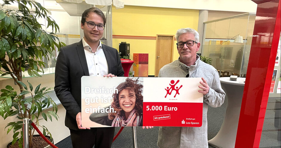 Sparkassenkunde aus Pinneberg gewinnt 5000 Euro – Dreifach gut: das Los-Sparen der Sparkassen