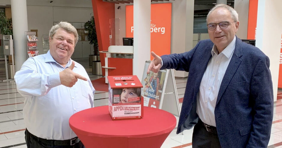 Neue Spendenboxen für „Appen musiziert“ – Bekannte rote Sparschweine der Sparkasse erhalten Verstärkung / Jetzt auch mit Giro-Codes für einfaches Spenden per Smartphone