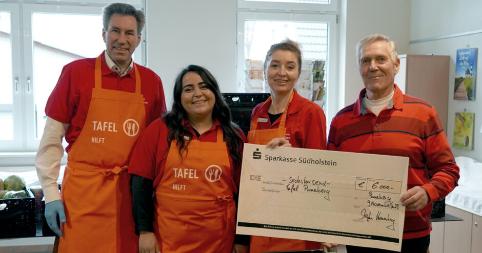 Unterstützung der Tafeln mit Geld, Herz und Hand – Gemeinsame Aktion der Sparkasse Südholstein und ihrer Stiftung