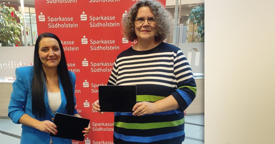 30 iPads von der Sparkasse Südholstein für die Johann-Comenius-Schule – Förderung des Unterrichts durch nachhaltigen Umgang mit Altgeräten