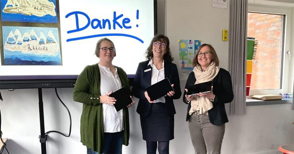  30 iPads von der Sparkasse Südholstein für die Grundschule Wittorf – Förderung des Unterrichts durch nachhaltigen Umgang mit Altgeräten 