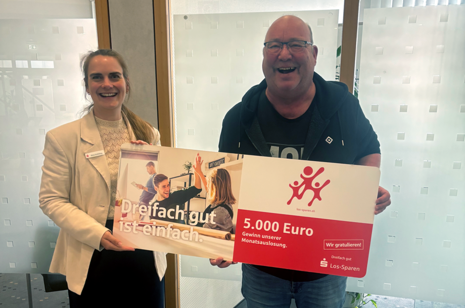 Glück beim Los-Sparen: Frank Horn aus Henstedt-Ulzburg gewinnt 5.000 Euro